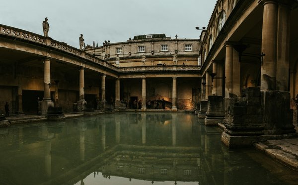 What are the top considerations when booking a holiday rental in Bath with Roman bath access?